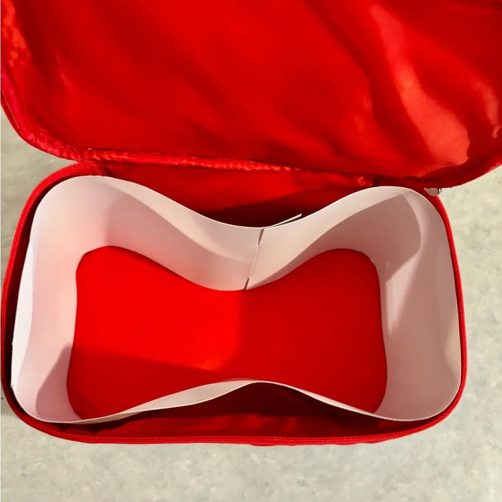 Clinique Spiral Makeup Bag with Secure Closure